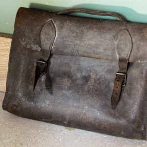 Petite sacoche - cartable en cuir de qualité,