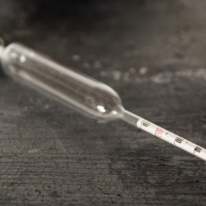 Ancien densimètre pour eau oxygénée