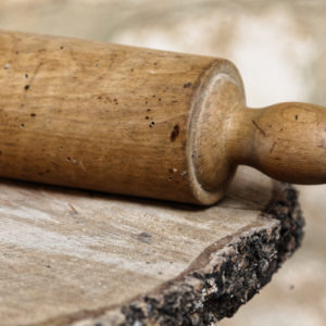 Ancien rouleau à pâtisserie en bois