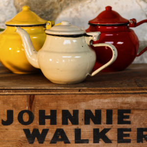 Trio de petites théières émaillées