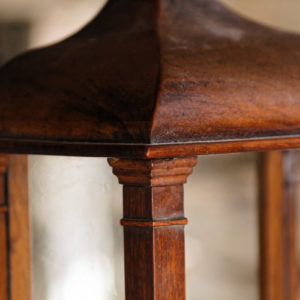 Autel miniature, oratoire en bois