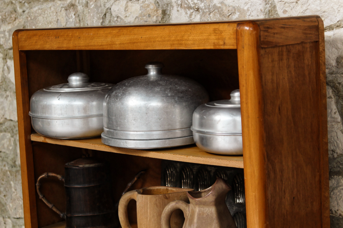 VENDU - Etagère bibus vintage en bois clair années 50 – Image 2