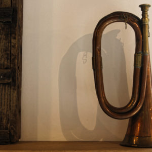 Clairon militaire Stern regime / Australian University en cuivre