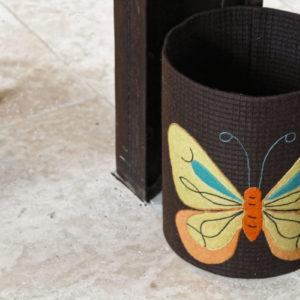 Corbeille à papier vintage, motif papillon