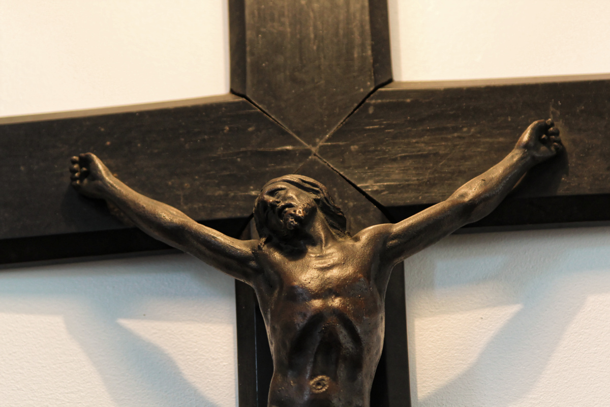 Crucifix en bois noirci Napoléon III, Christ en bronze - belOpus