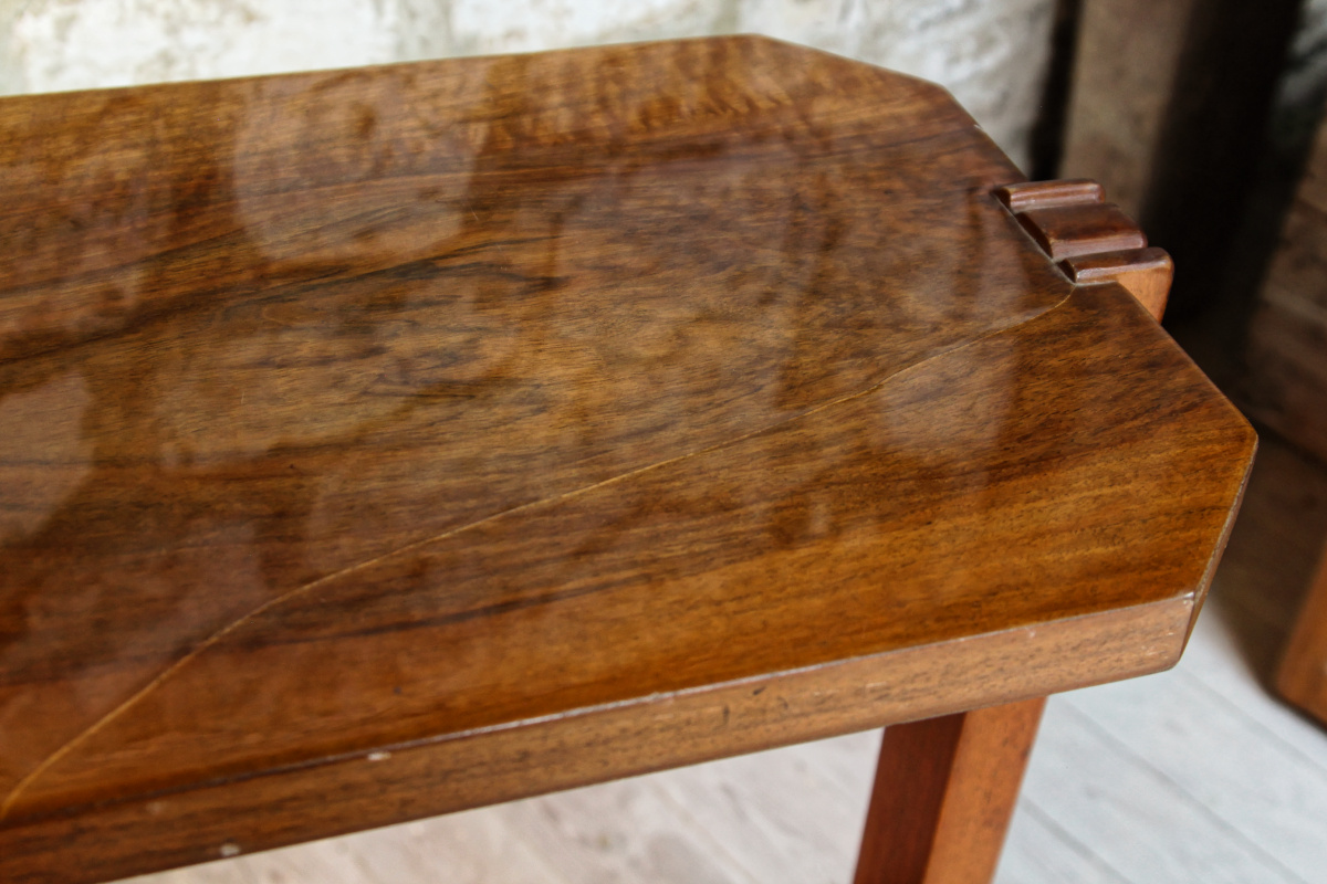 Desserte, table d'appoint art déco en noyer massif vernis – Image 5