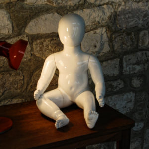 VENDU - Mannequin enfant résine blanche