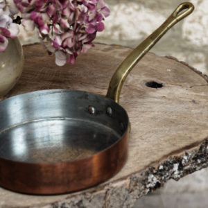 Ancienne poêle en cuivre étamé