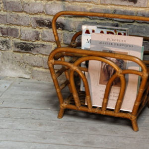 Porte revues en rotin, années 60