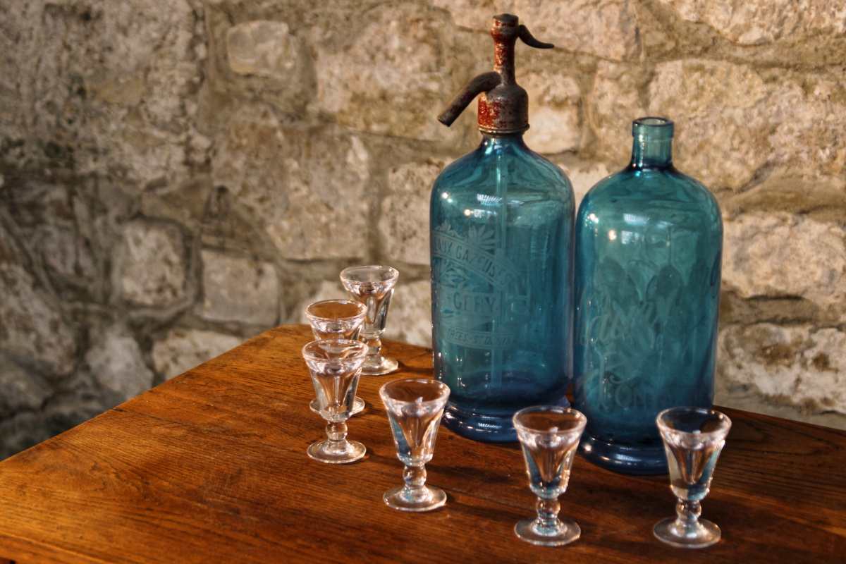 2 siphons d'eau de seltz publicitaires