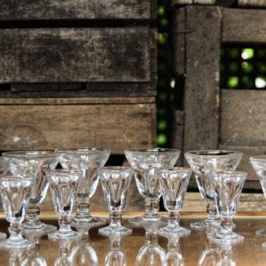 12 "verres du patron" ou "trompe couillons" en verre soufflé fin XIXème, début Xxème
