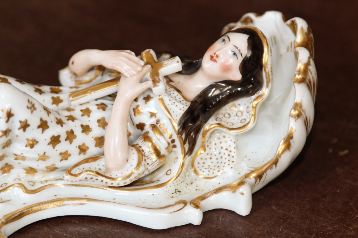 Ancien bénitier en porcelaine de vieux Paris, signé, doré à l'or fin – Image 2