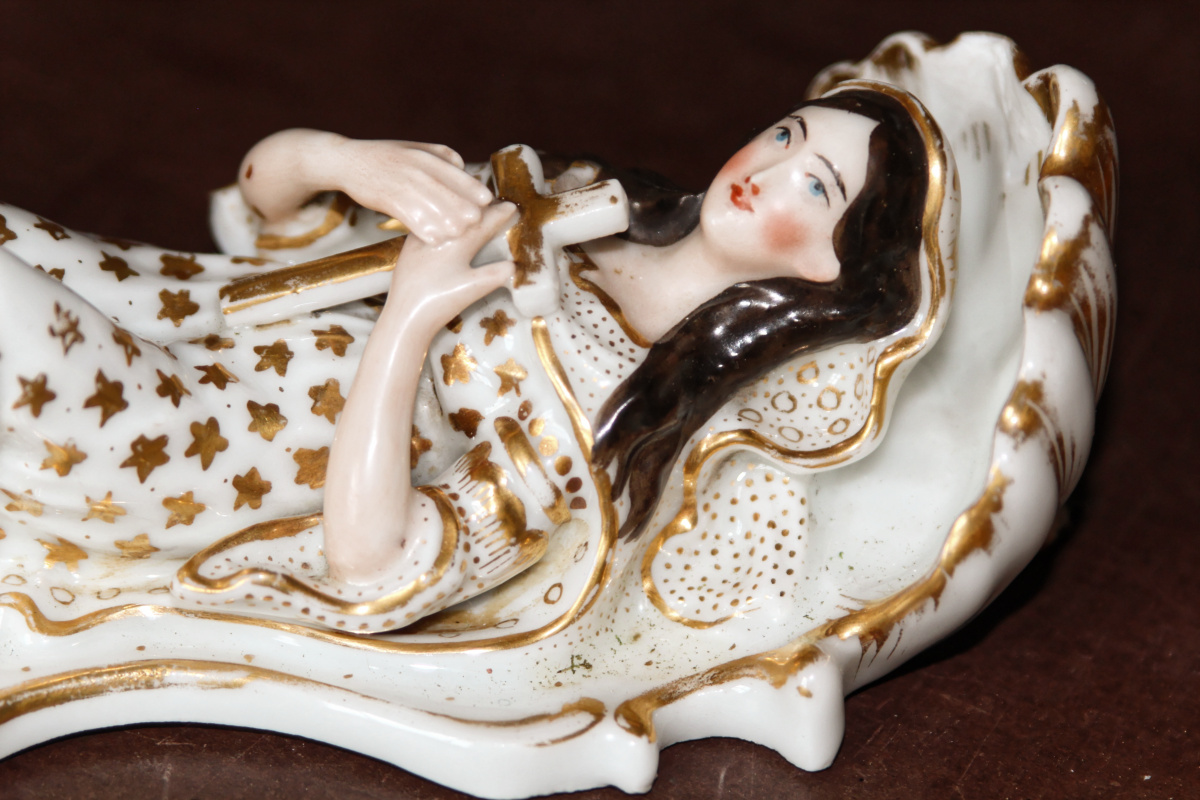 Ancien bénitier en porcelaine de vieux Paris, signé, doré à l'or fin – Image 7