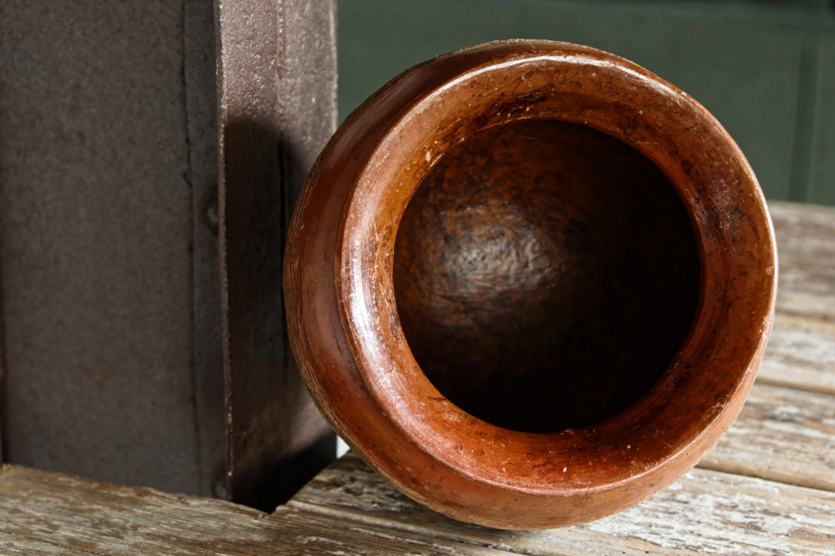 Poterie lobi aux décors géométriques finement incisés – Image 2