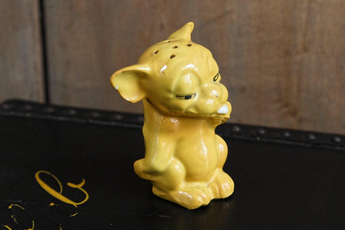 Salière Germany en porcelaine, petit chien jaune – Image 3