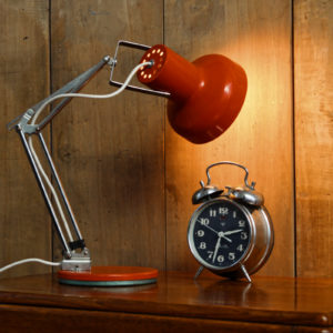 VENDU - Lampe de bureau vintage articulée orange