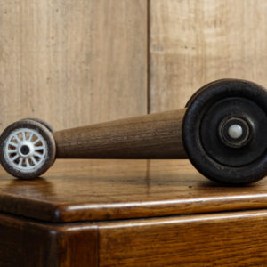 Prototype voiture fusée en bois