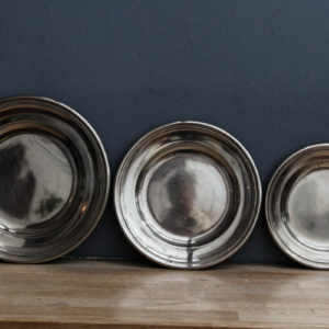 Série de 3 plats en métal argenté - Maison Ravinet