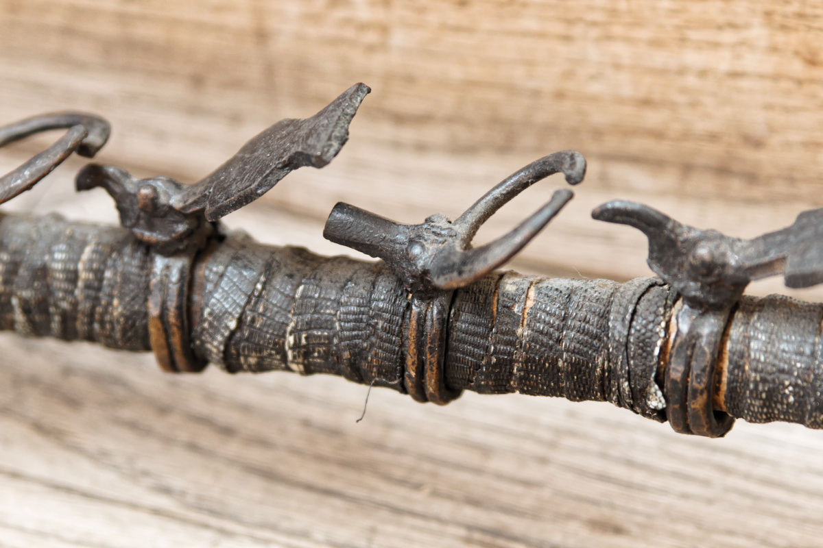 Pipe Senoufo - Côte d'Ivoire - Bois, bronze, peau de serpent – Image 2