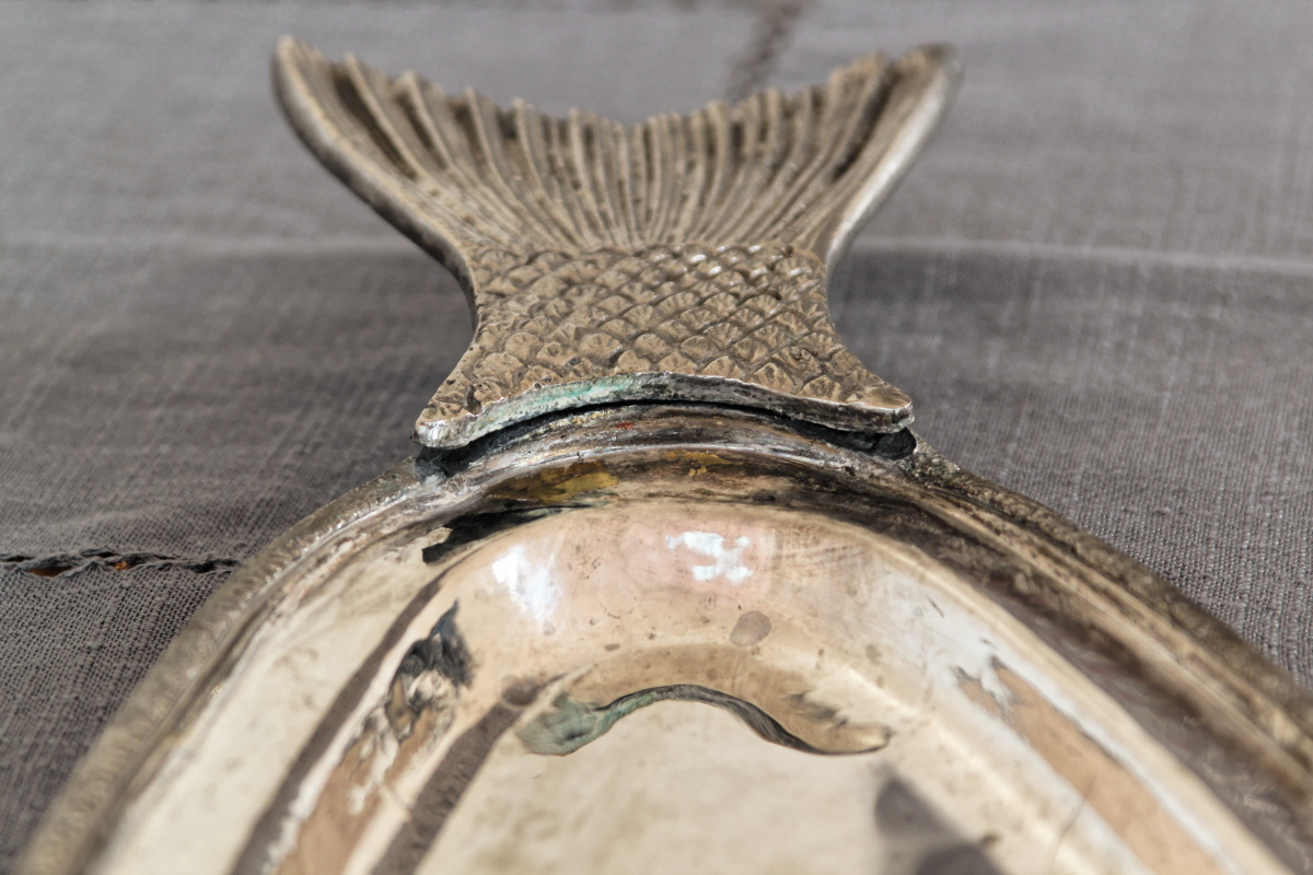 Ancien plat à poisson en métal argenté – Image 10