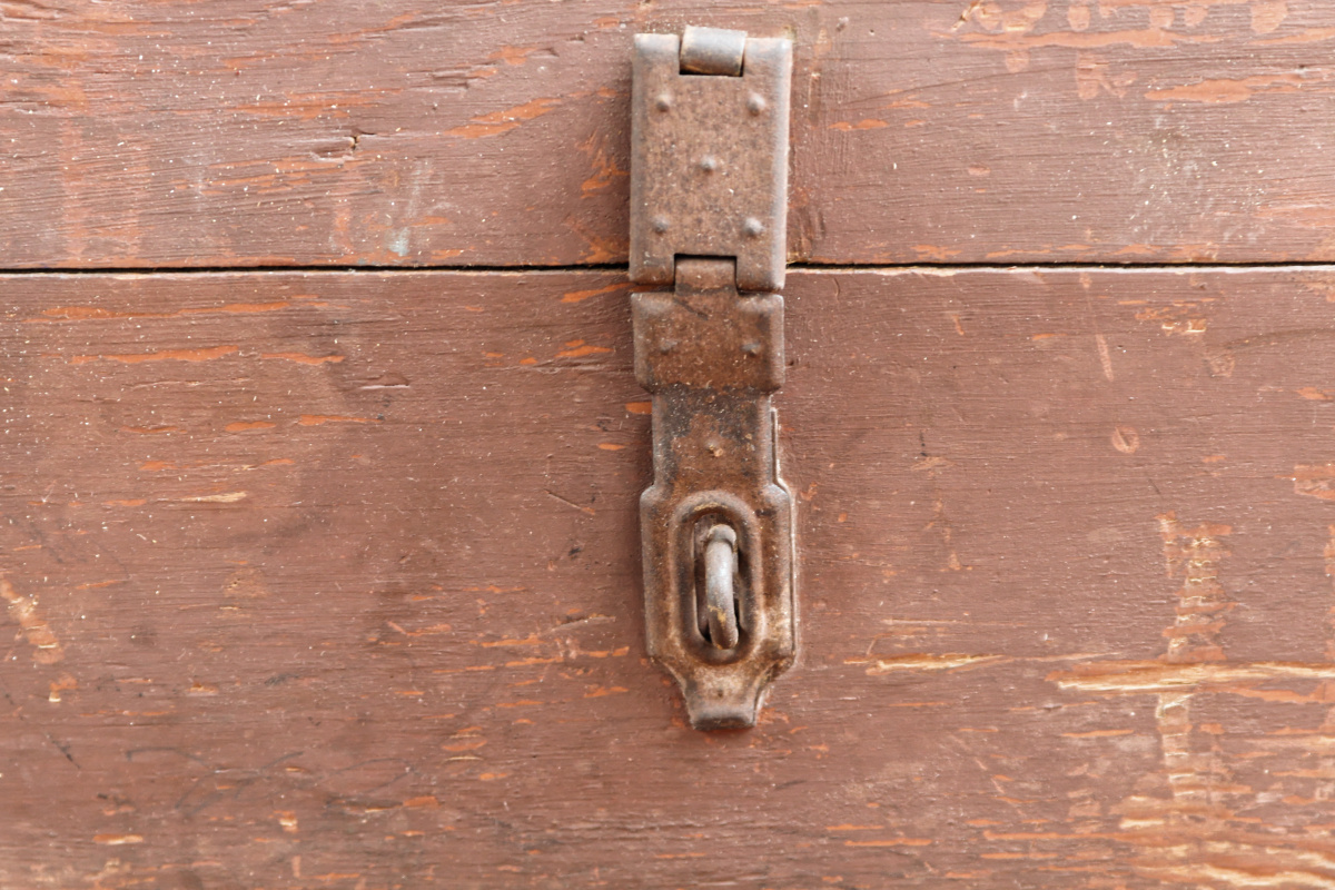 Malle militaire - graffitis – Image 3