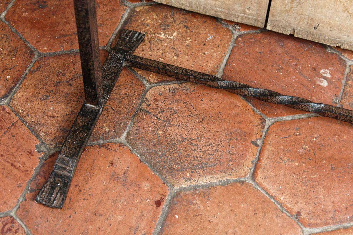 Bout de canapé brutaliste, années 50 – Image 8