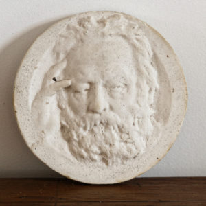 Médaillon en plâtre - Victor Hugo par Rozet