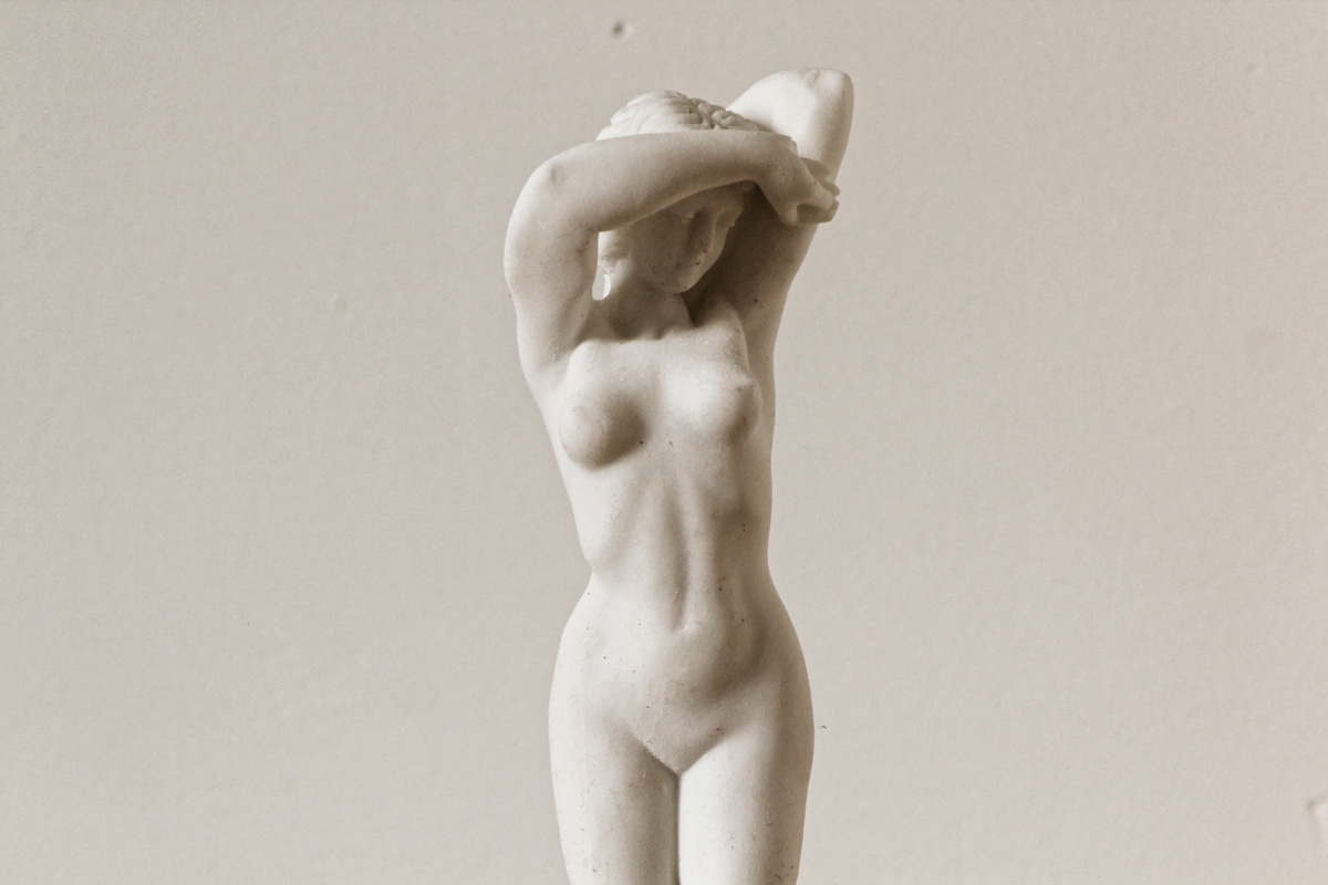 Sculpture en albâtre - nu féminin