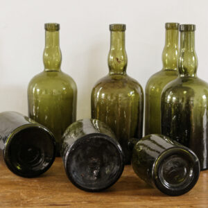 VENDU - Lot de 7 anciennes bouteilles en verre