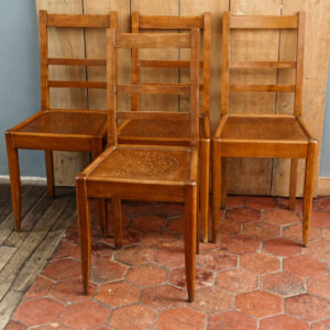 Lot de 4 chaises période Reconstruction - bois massif